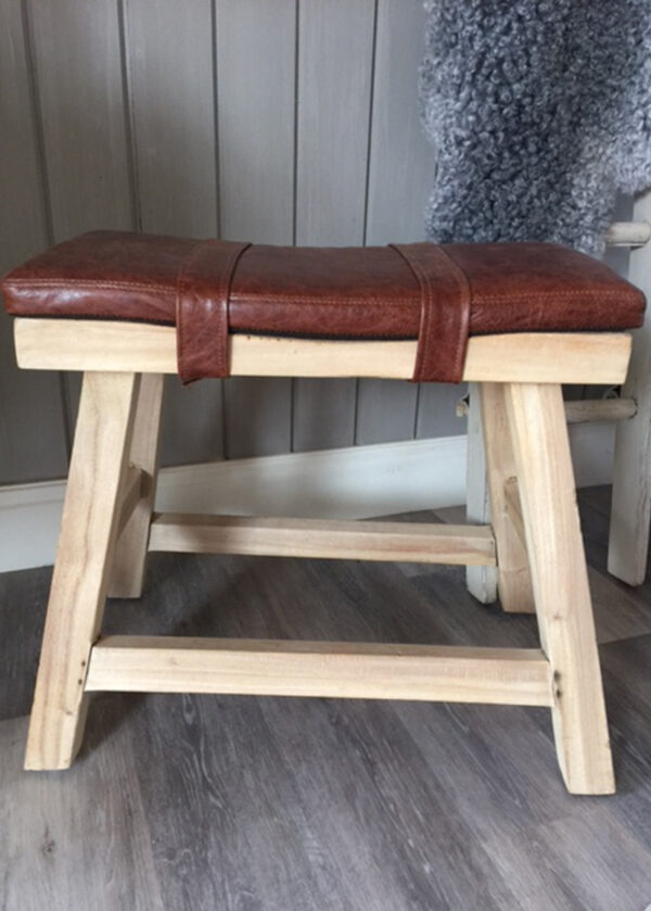 Saddle Stool & Leather Pad